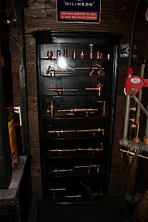 SPARE NOSSLE CABINET - click to enlarge